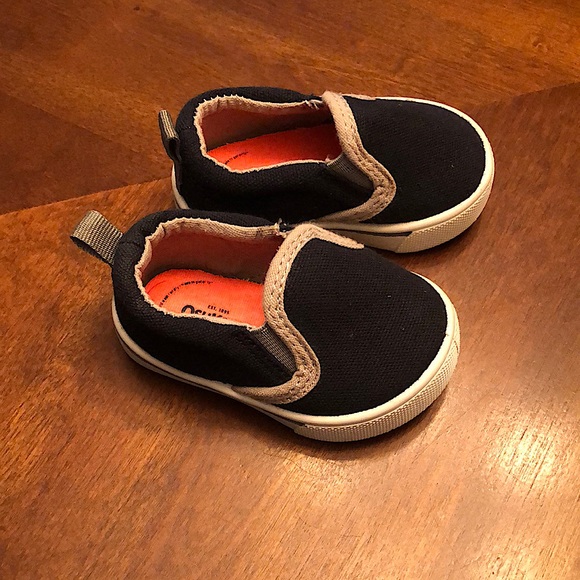 OshKosh Baby shoes, size 2 US - Picture 1 of 3